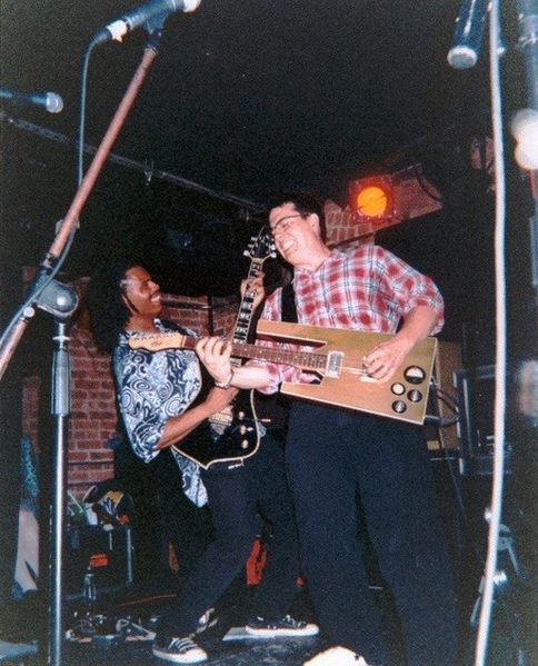 File:1998-04-02 Mono Puff.jpg