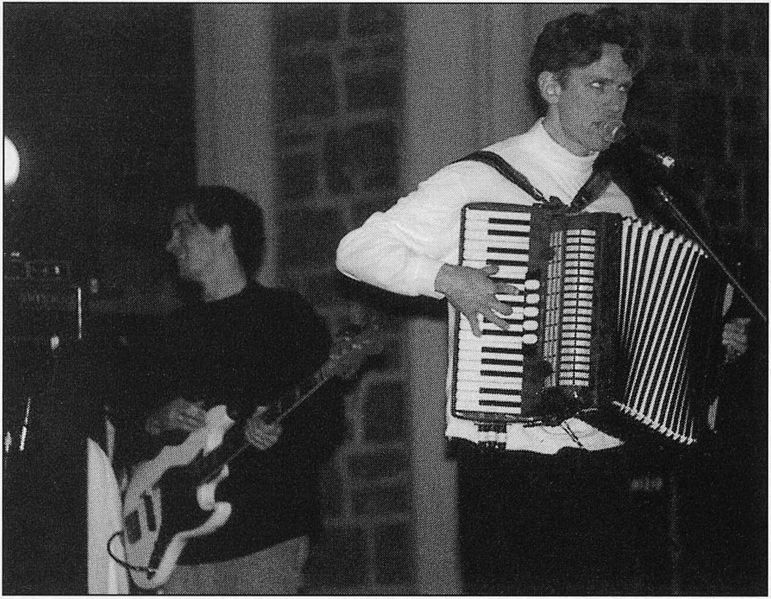 File:1999-04-23 Photo.jpg